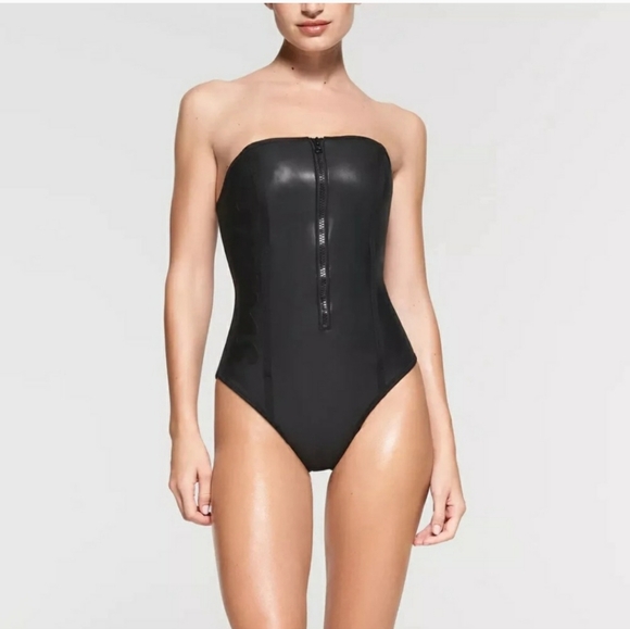 SKIMS L Scuba Rubber neoprene strapless one piece swim suit - Picture 6 of 8